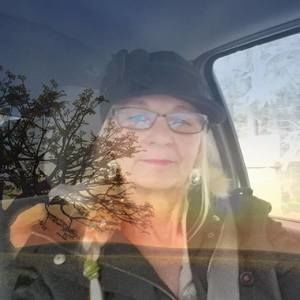 Meet your Posher, Elaine